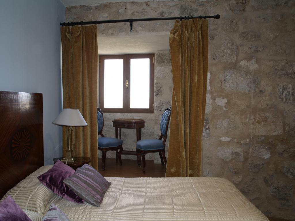 Residencia Real Del Castillo De Curiel Curiel de Duero Luaran gambar